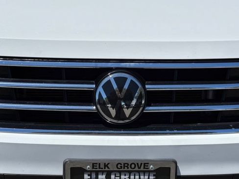 Used 2024 Volkswagen Tiguan SE AWD/4WD image 47