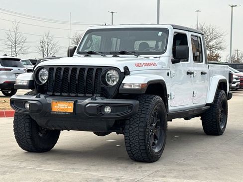 Certified 2021 Jeep Gladiator Willys image 4
