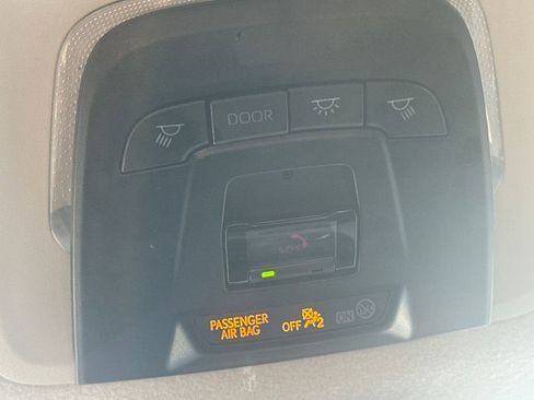 Used 2025 Toyota Corolla LE image 31