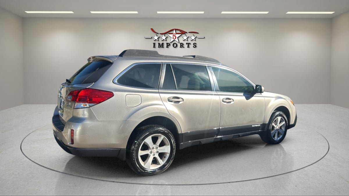 Used 2014 Subaru Outback 2.5i Premium w/ Moonroof Package AWD/4WD image 5