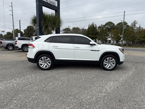 Used 2023 Volkswagen Atlas Cross Sport SE image 8