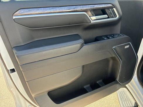 Used 2022 Chevrolet Silverado 1500 LTZ AWD/4WD image 32