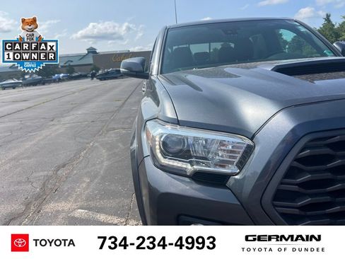Used 2021 Toyota Tacoma TRD Sport w/ Technology Package AWD/4WD image 16