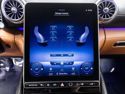 Used 2022 Mercedes-Benz SL 63 AMG 4MATIC w/ Driver Assistance Package image 19
