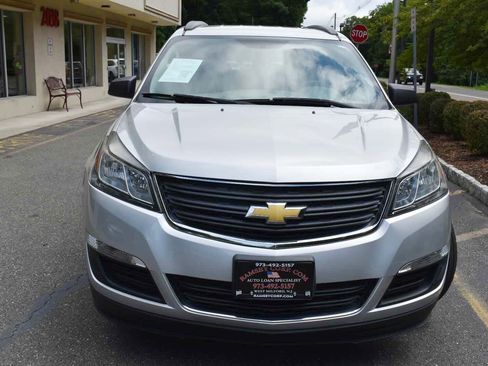 Used 2017 Chevrolet Traverse LS FWD image 9