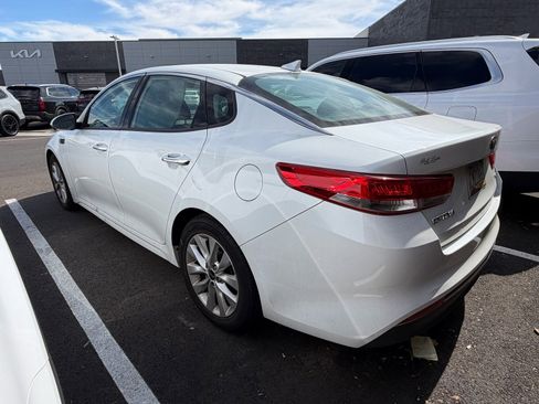 Used 2016 Kia Optima EX image 4