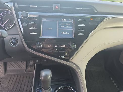Used 2019 Toyota Camry SE w/ Convenience Package FWD image 20
