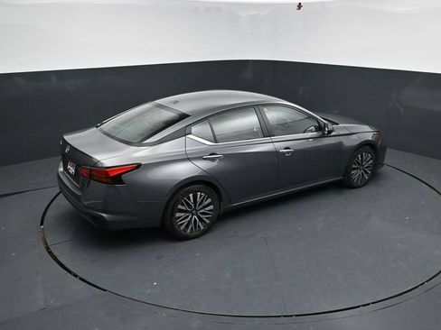 Used 2025 Nissan Altima 2.5 SV FWD image 56