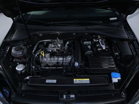 Used 2021 Volkswagen Golf 4-Door image 34