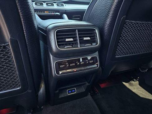 Used 2024 Mercedes-Benz GLE 450e 4MATIC image 23