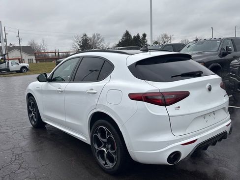 Used 2023 Alfa Romeo Stelvio Veloce image 9