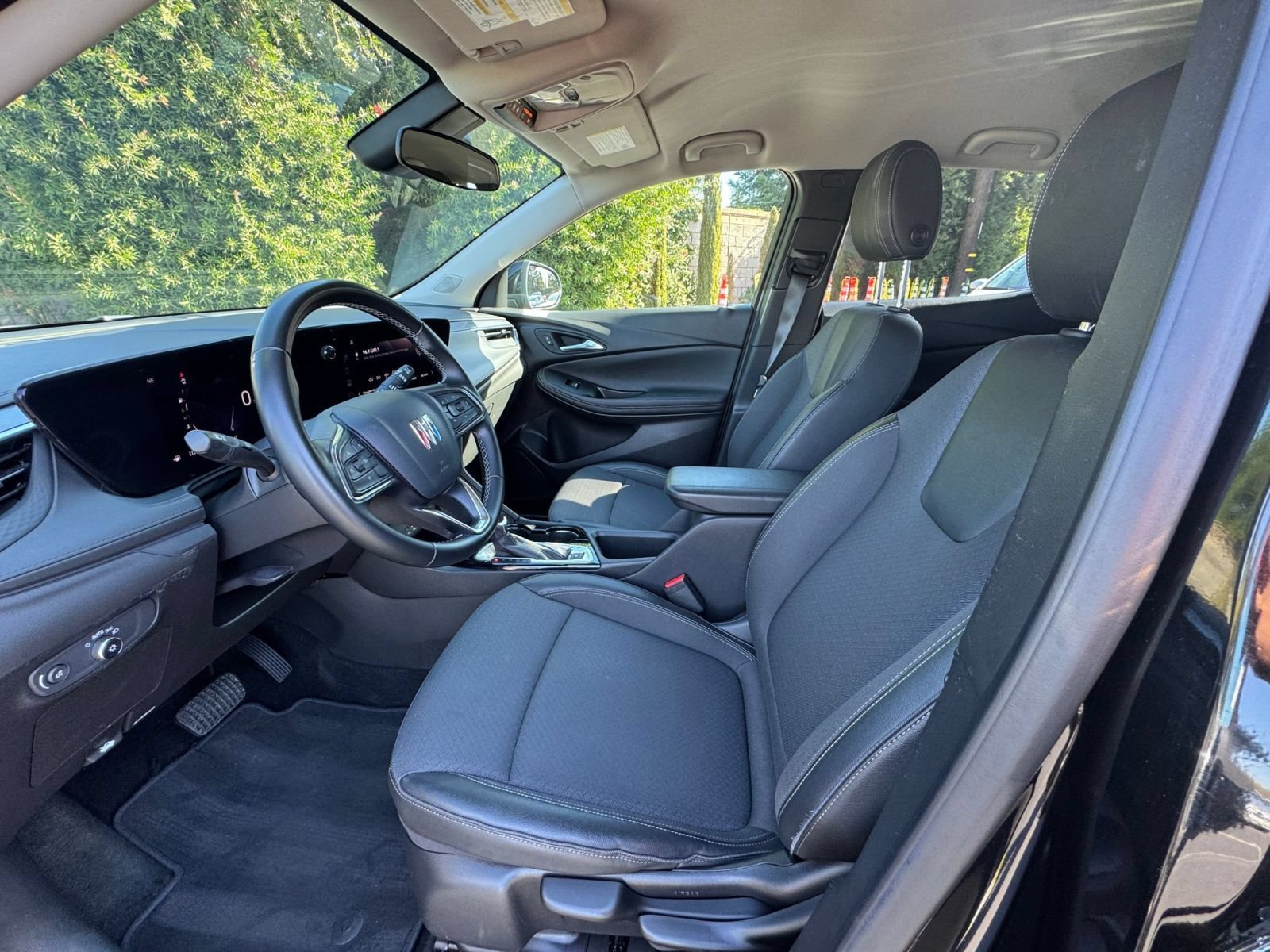 Used 2025 Buick Encore GX Preferred AWD/4WD image 25
