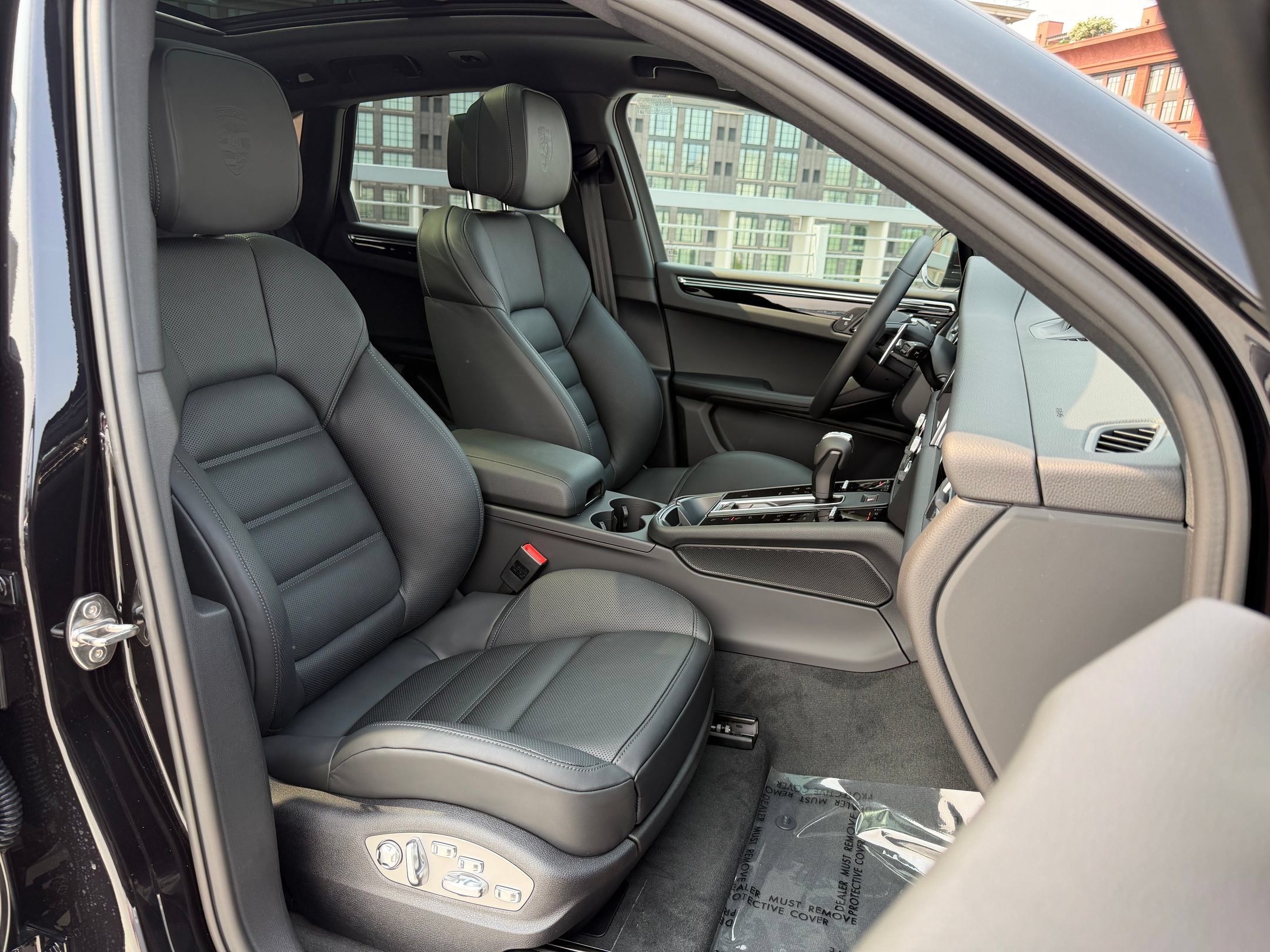 Used 2026 Porsche Macan AWD/4WD image 20