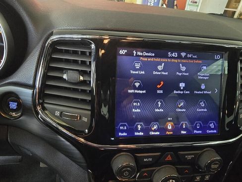 Used 2019 Jeep Grand Cherokee Altitude image 27