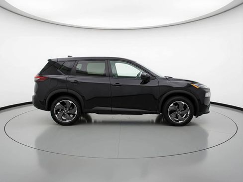 Used 2025 Nissan Rogue SV FWD image 8