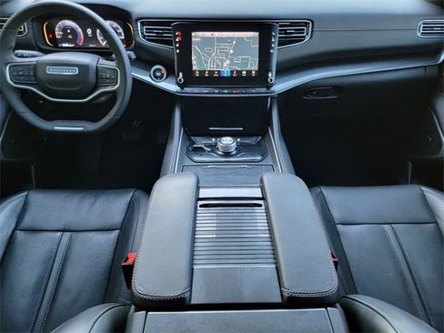 Used 2023 Jeep Wagoneer 4WD w/ Premium Group I image 27