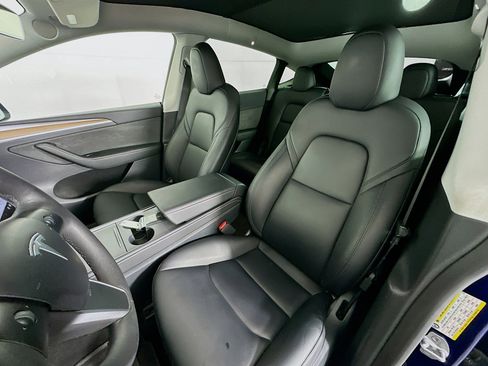 Used 2023 Tesla Model Y Performance image 13