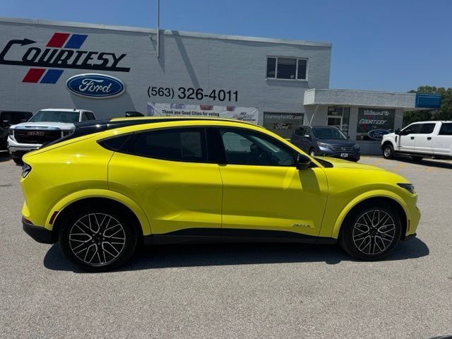 Used 2025 Ford Mustang Mach-E Premium AWD/4WD image 5