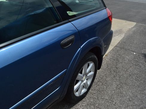Used 2007 Subaru Outback 2.5i AWD/4WD image 4