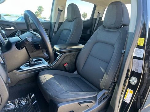 Used 2022 Chevrolet Colorado LT w/ Safety Package RWD image 18
