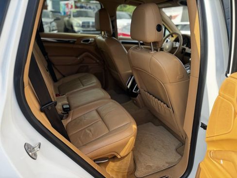 Used 2013 Porsche Cayenne AWD/4WD image 24