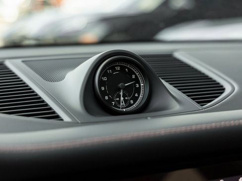 New 2026 Porsche Macan image 28