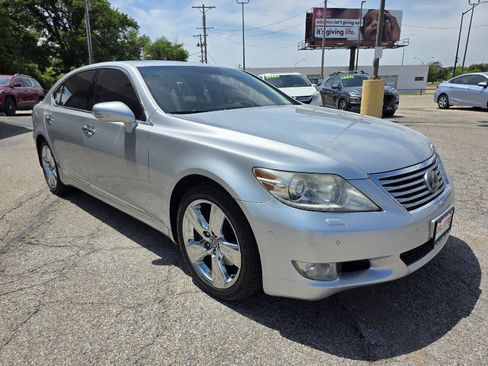 Used 2010 Lexus LS 460 L RWD image 3