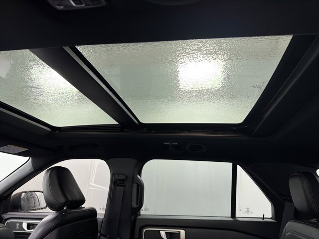 Used 2020 Ford Explorer XLT w/ Equipment Group 202A AWD/4WD image 7