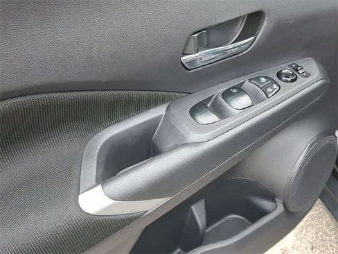 Used 2024 Nissan Kicks SV image 27