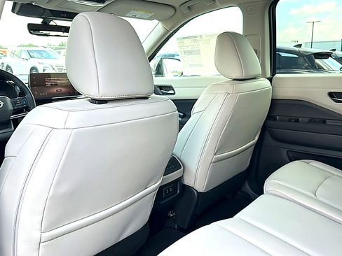 New 2026 Nissan Pathfinder SL FWD image 14