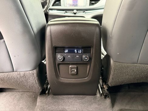Used 2020 Buick Enclave Essence FWD image 23