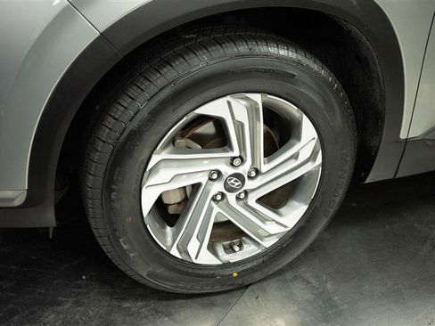 Used 2021 Hyundai Santa Fe SE image 4