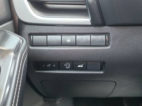 Used 2025 Nissan Rogue SV AWD/4WD image 40