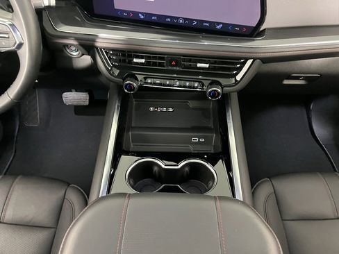 Used 2025 Chevrolet Suburban RST w/ Sun And Tow Package image 17