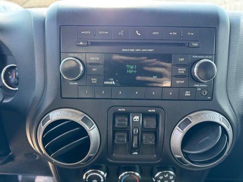 Used 2018 Jeep Wrangler Unlimited Sport S AWD/4WD image 14