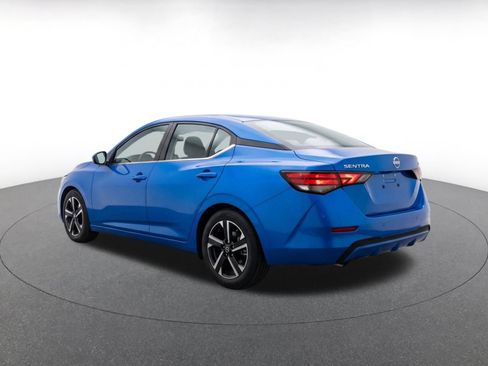 Used 2025 Nissan Sentra SV FWD image 5