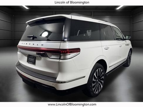 Used 2023 Lincoln Navigator Black Label AWD/4WD image 8