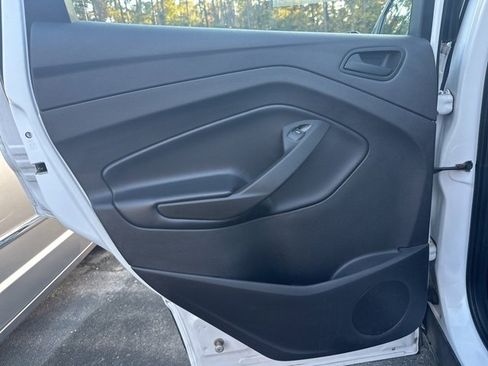 Used 2019 Ford Escape S image 8