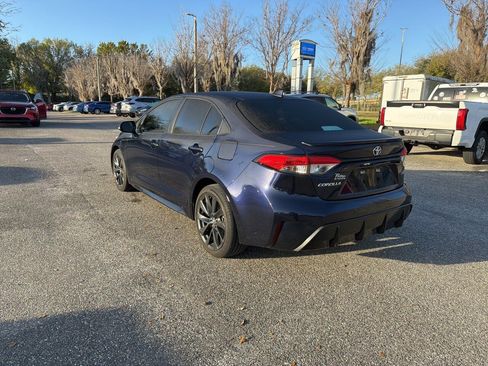 Used 2023 Toyota Corolla SE image 3