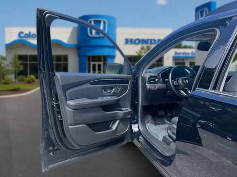 Used 2024 Honda Pilot Touring image 14
