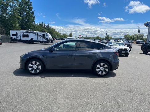 Used 2021 Tesla Model Y Long Range AWD/4WD image 3
