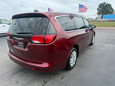Used 2018 Chrysler Pacifica L FWD image 6