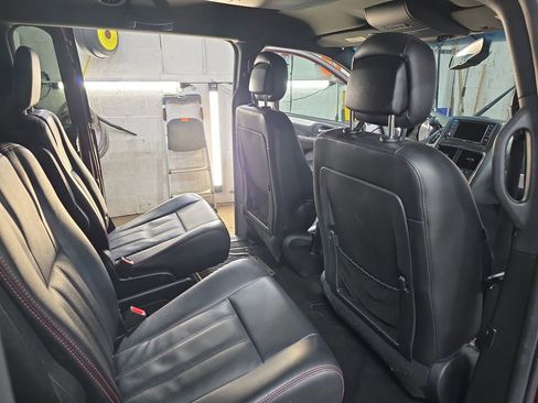 Used 2017 Dodge Grand Caravan GT FWD image 11
