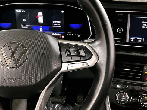 Used 2022 Volkswagen Jetta SE FWD image 25