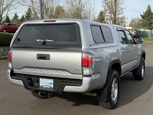 Used 2021 Toyota Tacoma TRD Off-Road image 8