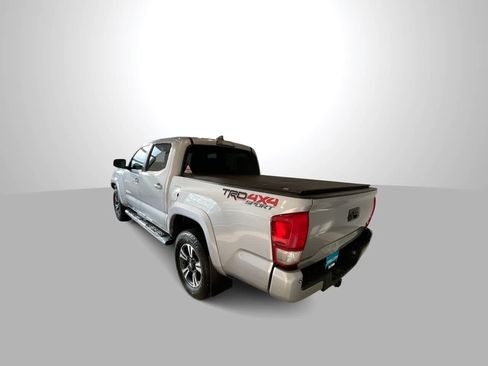Used 2016 Toyota Tacoma TRD Sport w/ Premium & Technology Package AWD/4WD image 6