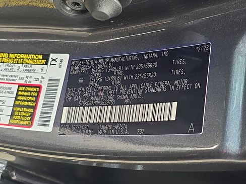 Used 2024 Toyota Highlander XSE FWD image 38