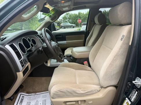 Used 2008 Toyota Sequoia SR5 AWD/4WD image 16
