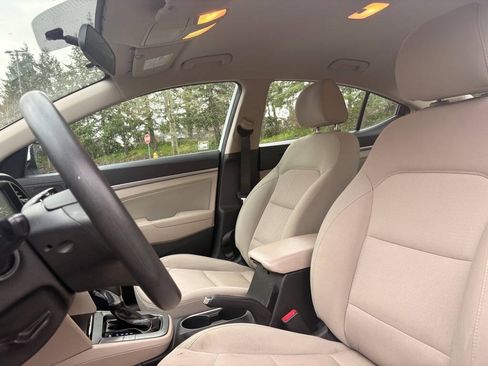 Used 2017 Hyundai Elantra SE FWD image 9