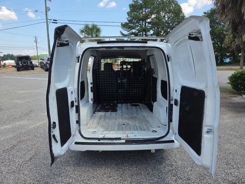 Used 2018 Nissan NV200 SV w/ Navigation Package FWD image 17